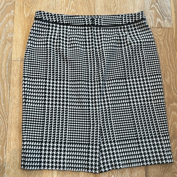 Talbots Houndstooth Skirt - Picture 6 of 7